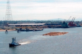 SDS tug at work towing log rafts on the Lower Columbia